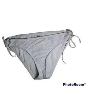 Lace bikini bottoms L